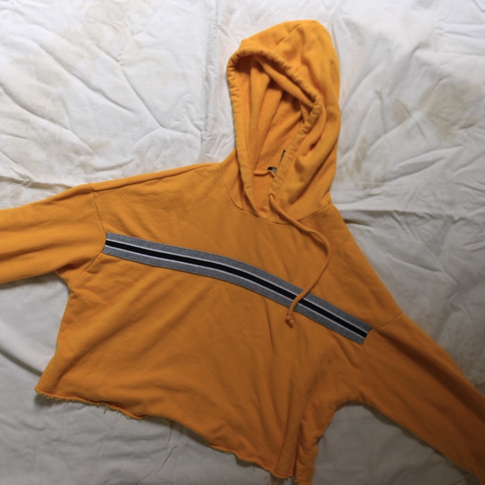 🦋 FOREVER 21 Cropped Yellow Cute Stylish Hoodie - Picture 2 of 11